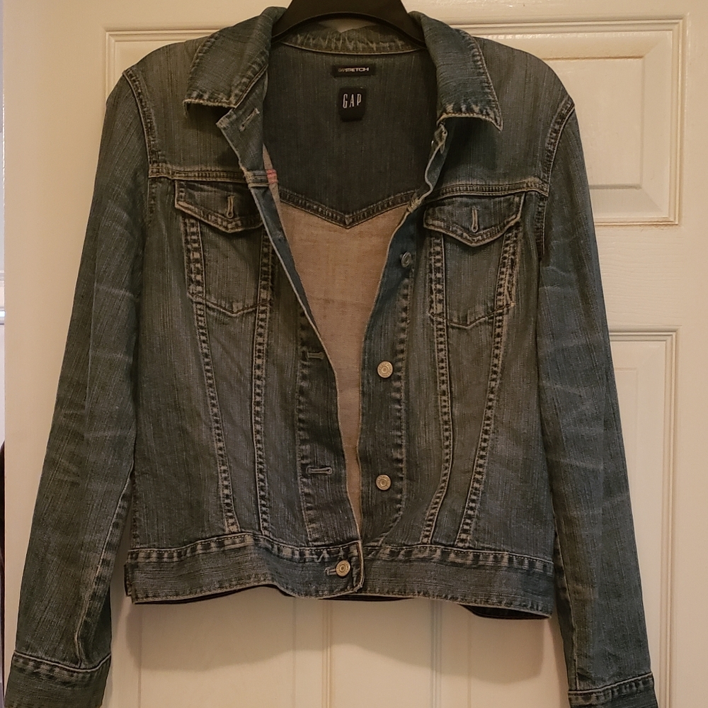 Size Large Gap Denim Jacket